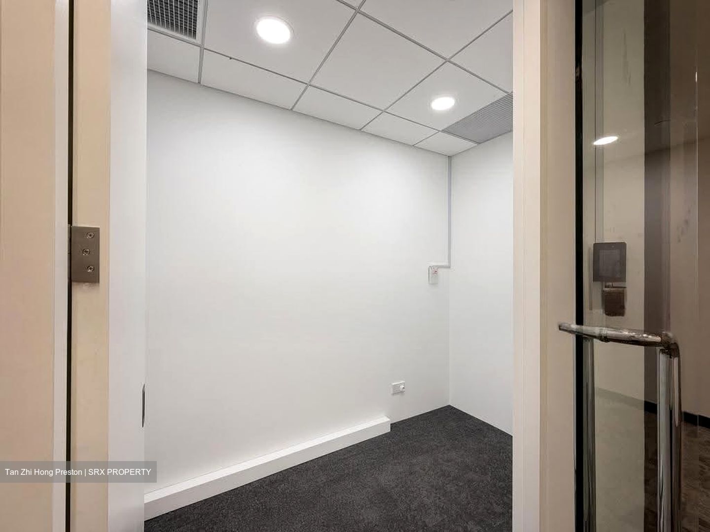 Republic Plaza (D1), Office #629676481
